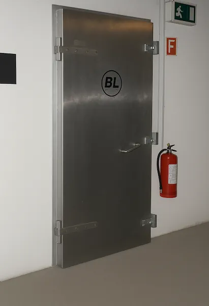Porte-etanche-fermee-3 Porte étanche à l'eau HHS.
